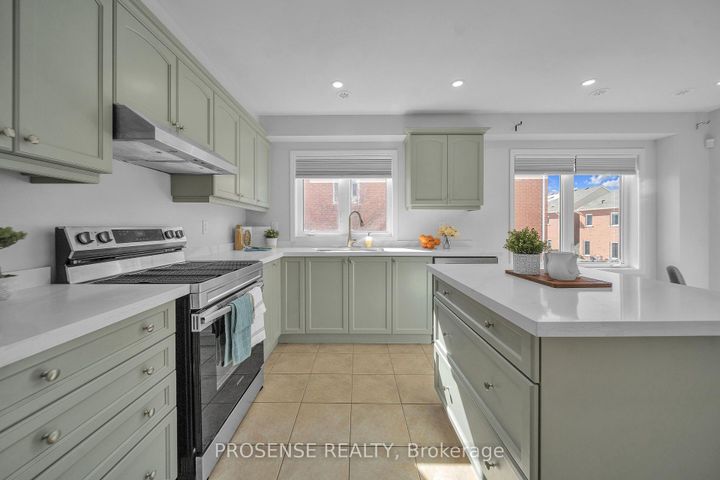 Photo 13 at 28 Mercedes Road, Northwest Brampton, Brampton