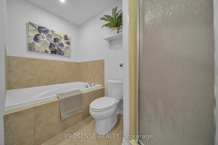 Photo 24 at 28 Mercedes Road, Northwest Brampton, Brampton