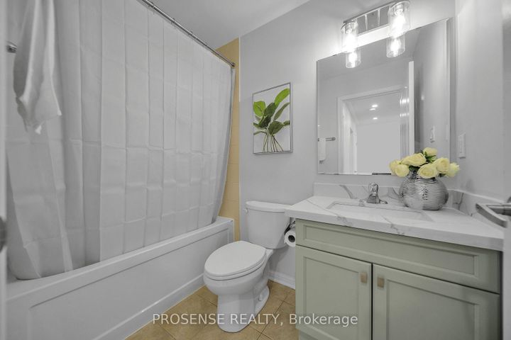 Photo 27 at 28 Mercedes Road, Northwest Brampton, Brampton