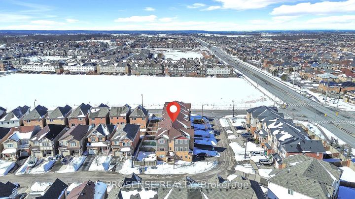 Photo 37 at 28 Mercedes Road, Northwest Brampton, Brampton