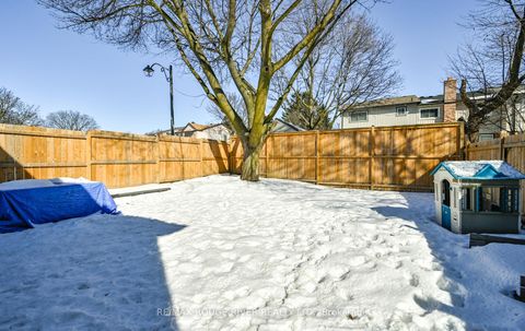 Photo 26 at 1201 Charlotte Circle, Liverpool, Pickering