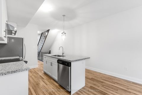 Photo 8 at 85 - 1760A Lawrence Avenue W, Rustic, Toronto