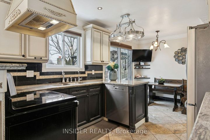 Photo 10 at 2078 Stanfield Road, Lakeview, Mississauga