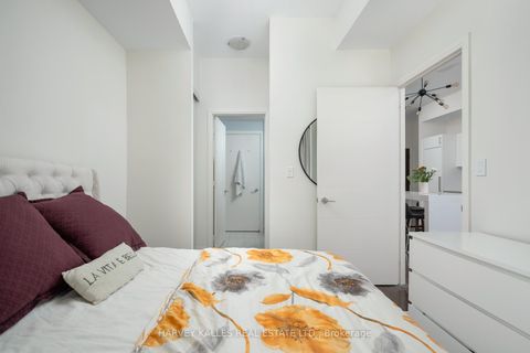 Photo 18 at 918 - 460 Adelaide Street E, Moss Park, Toronto