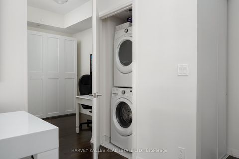 Photo 25 at 918 - 460 Adelaide Street E, Moss Park, Toronto