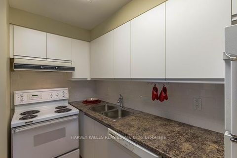 Photo 8 at 302 - 1901 Yonge Street, Mount Pleasant West, Toronto