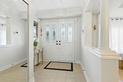 Photo 3 at 106 Laurendale Avenue, Keswick South, Georgina