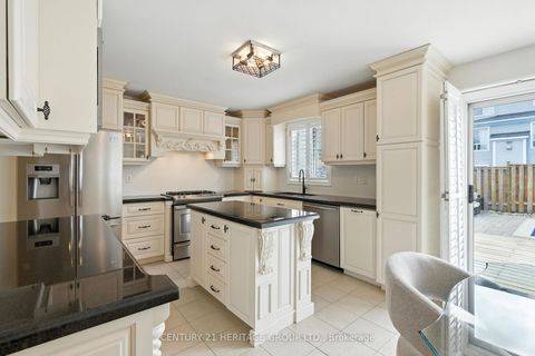 Photo 11 at 106 Laurendale Avenue, Keswick South, Georgina