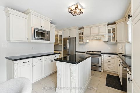 Photo 12 at 106 Laurendale Avenue, Keswick South, Georgina