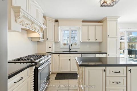 Photo 14 at 106 Laurendale Avenue, Keswick South, Georgina