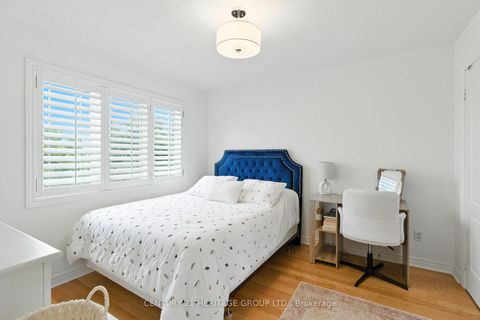 Photo 16 at 106 Laurendale Avenue, Keswick South, Georgina