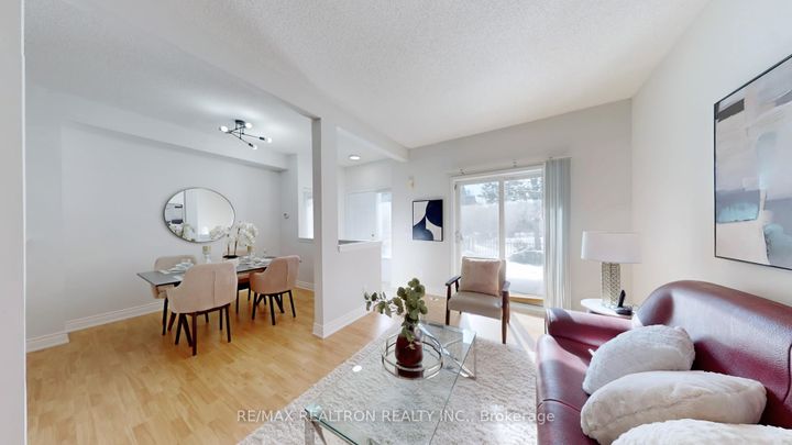 Photo 6 at 3 - 2 Alpen Way, Unionville, Markham