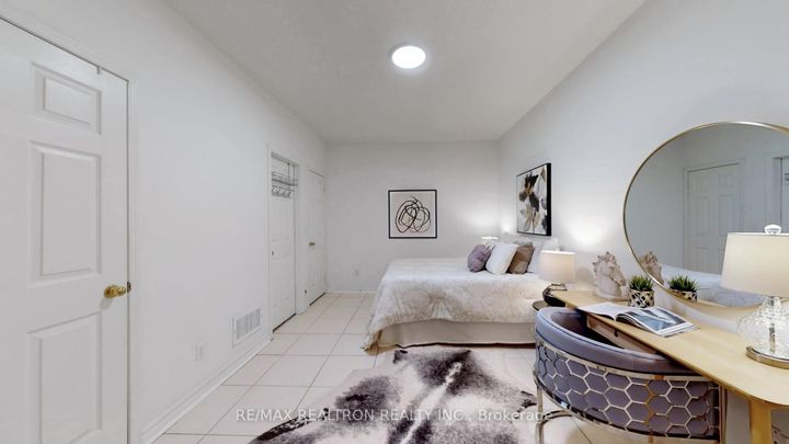 Photo 34 at 3 - 2 Alpen Way, Unionville, Markham