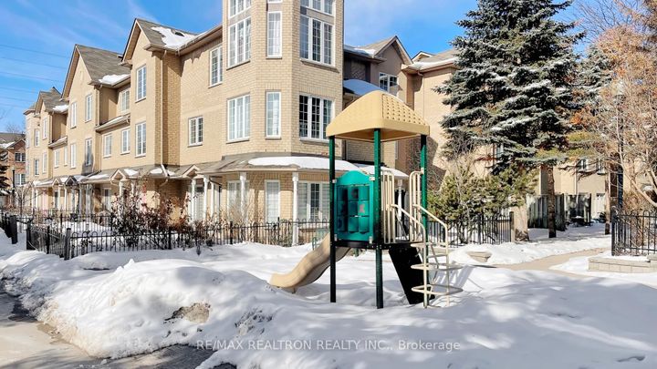 Photo 37 at 3 - 2 Alpen Way, Unionville, Markham