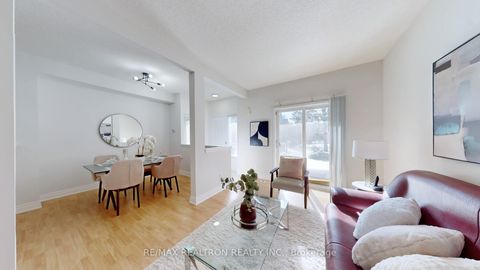 Photo 6 at 3 - 2 Alpen Way, Unionville, Markham