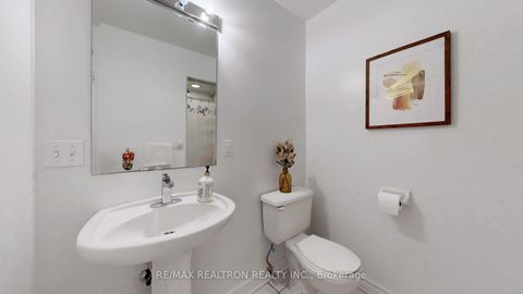 Photo 12 at 3 - 2 Alpen Way, Unionville, Markham