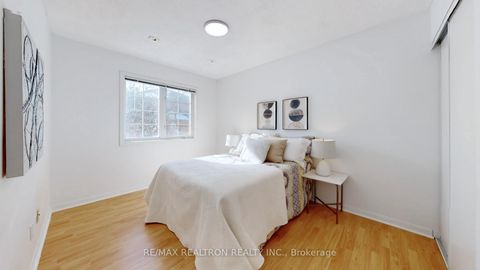 Photo 16 at 3 - 2 Alpen Way, Unionville, Markham