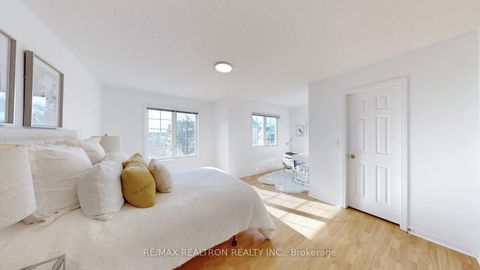 Photo 26 at 3 - 2 Alpen Way, Unionville, Markham