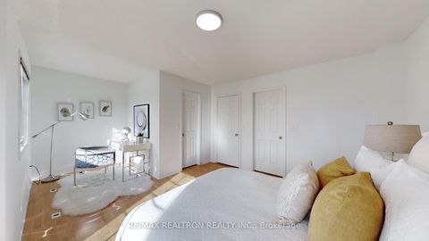 Photo 27 at 3 - 2 Alpen Way, Unionville, Markham