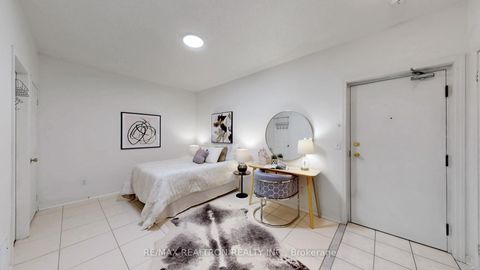 Photo 32 at 3 - 2 Alpen Way, Unionville, Markham