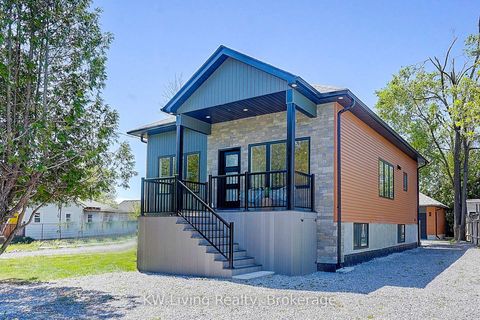 Photo 0 at 15 Farley Circle, Historic Lakeshore Communities, Georgina