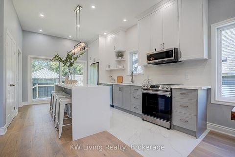 Photo 5 at 15 Farley Circle, Historic Lakeshore Communities, Georgina