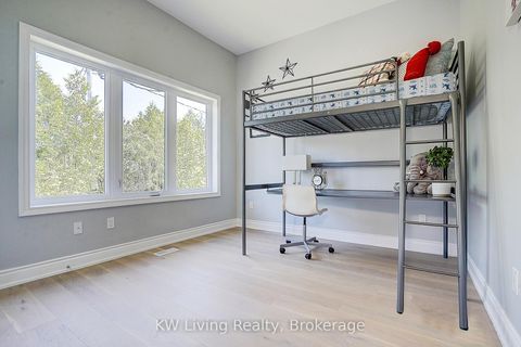 Photo 9 at 15 Farley Circle, Historic Lakeshore Communities, Georgina