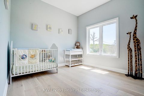 Photo 11 at 15 Farley Circle, Historic Lakeshore Communities, Georgina