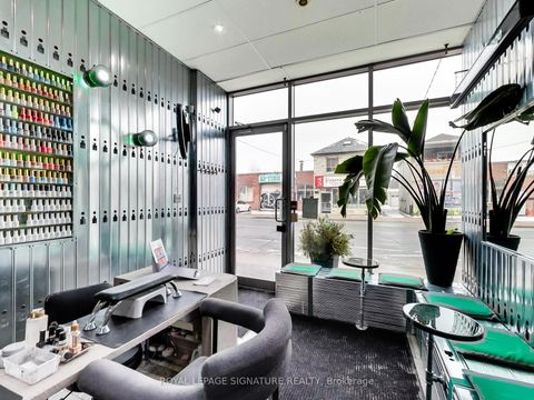 Photo 4 at 475D Rogers Road, Eglinton West, Toronto