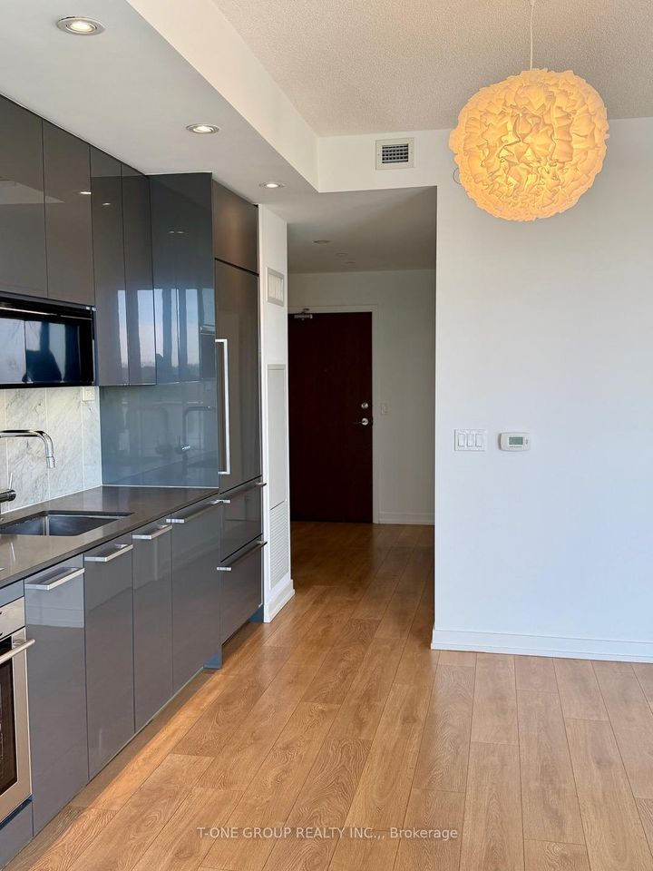 Photo 6 at 1103 - 117 Mcmahon Drive, Bayview Village, Toronto