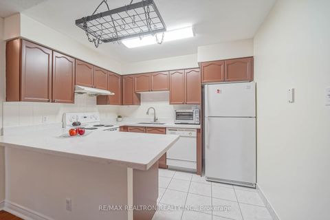 Photo 12 at 511 - 256 Doris Avenue, Willowdale East, Toronto