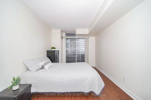 Photo 14 at 511 - 256 Doris Avenue, Willowdale East, Toronto