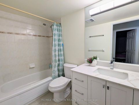 Photo 17 at 511 - 256 Doris Avenue, Willowdale East, Toronto