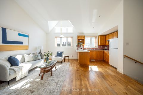 Photo 23 at 51 Shaftesbury Avenue, Moore Park, Toronto