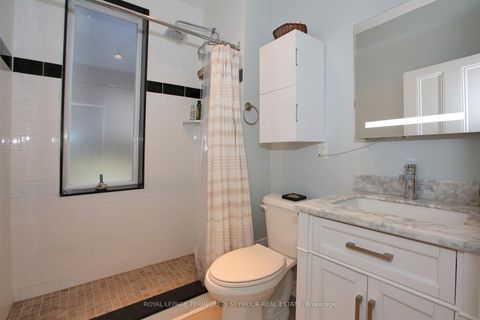 Photo 13 at 262 Concord Avenue, Little Italy, Toronto