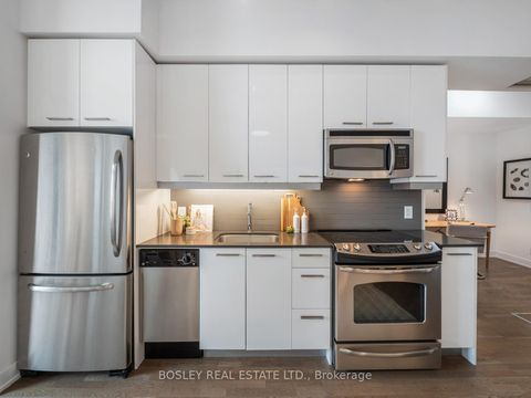 Photo 9 at 404 - 2 Gladstone Avenue, Little Portugal, Toronto