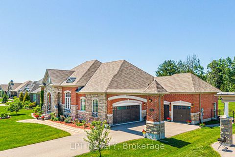 Photo 5 at 18 Wolford Court, Historic Lakeshore Communities, Georgina