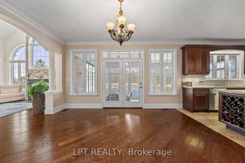 Photo 14 at 18 Wolford Court, Historic Lakeshore Communities, Georgina