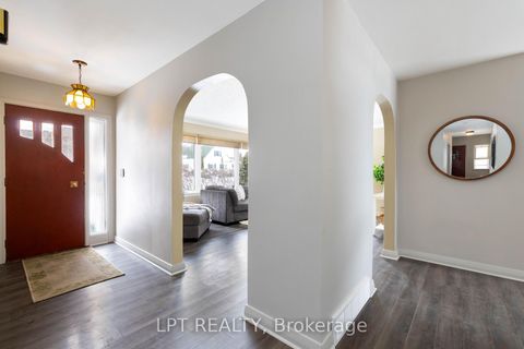 Photo 8 at 37 Malone Road, Sutton & Jackson's Point, Georgina