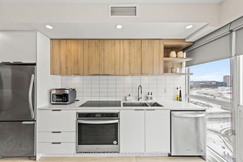 Photo 16 at 2007 - 6 Sonic Way, Flemingdon Park, Toronto