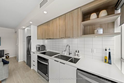 Photo 17 at 2007 - 6 Sonic Way, Flemingdon Park, Toronto