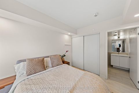 Photo 28 at 2007 - 6 Sonic Way, Flemingdon Park, Toronto