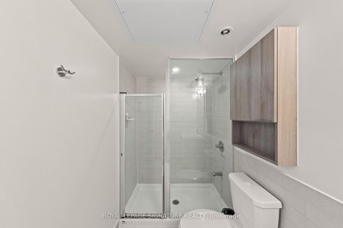 Photo 31 at 2007 - 6 Sonic Way, Flemingdon Park, Toronto