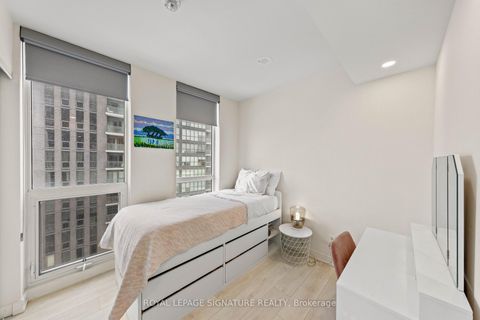 Photo 33 at 2007 - 6 Sonic Way, Flemingdon Park, Toronto