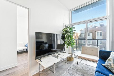 Photo 11 at 201 - 60 Honeycrisp Crescent, Vaughan Corporate Centre, Vaughan