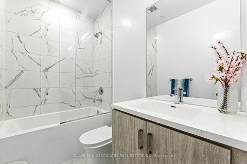 Photo 14 at 201 - 60 Honeycrisp Crescent, Vaughan Corporate Centre, Vaughan