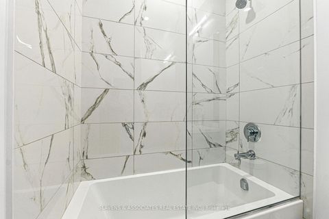 Photo 15 at 201 - 60 Honeycrisp Crescent, Vaughan Corporate Centre, Vaughan