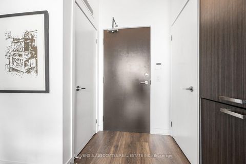 Photo 3 at 223 - 60 Honeycrisp Crescent, Vaughan Corporate Centre, Vaughan