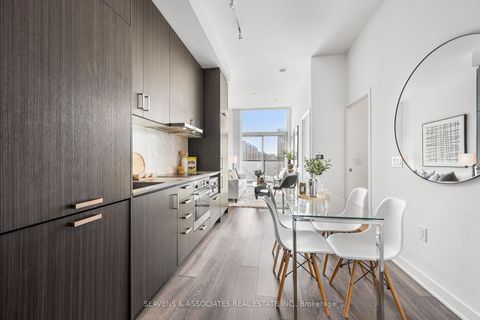 Photo 5 at 223 - 60 Honeycrisp Crescent, Vaughan Corporate Centre, Vaughan