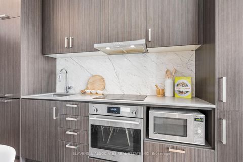 Photo 7 at 223 - 60 Honeycrisp Crescent, Vaughan Corporate Centre, Vaughan